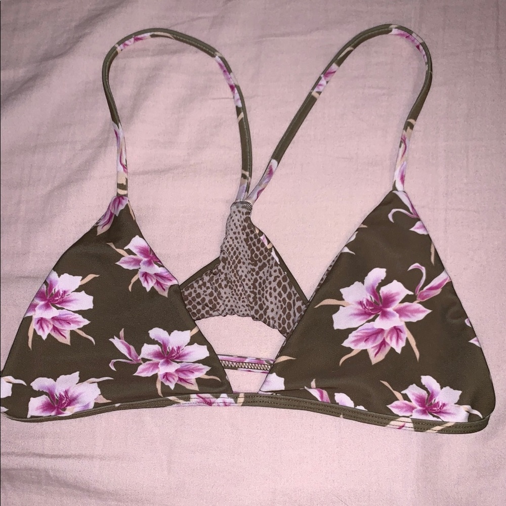 ❌SOLD❌ Acacia Swimwear Shaka Top in Capsule Aloha